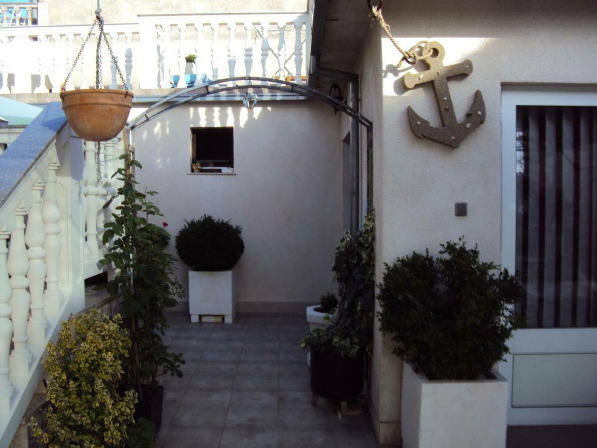 Apartamento Tomic Novi Vinodolski Exterior foto